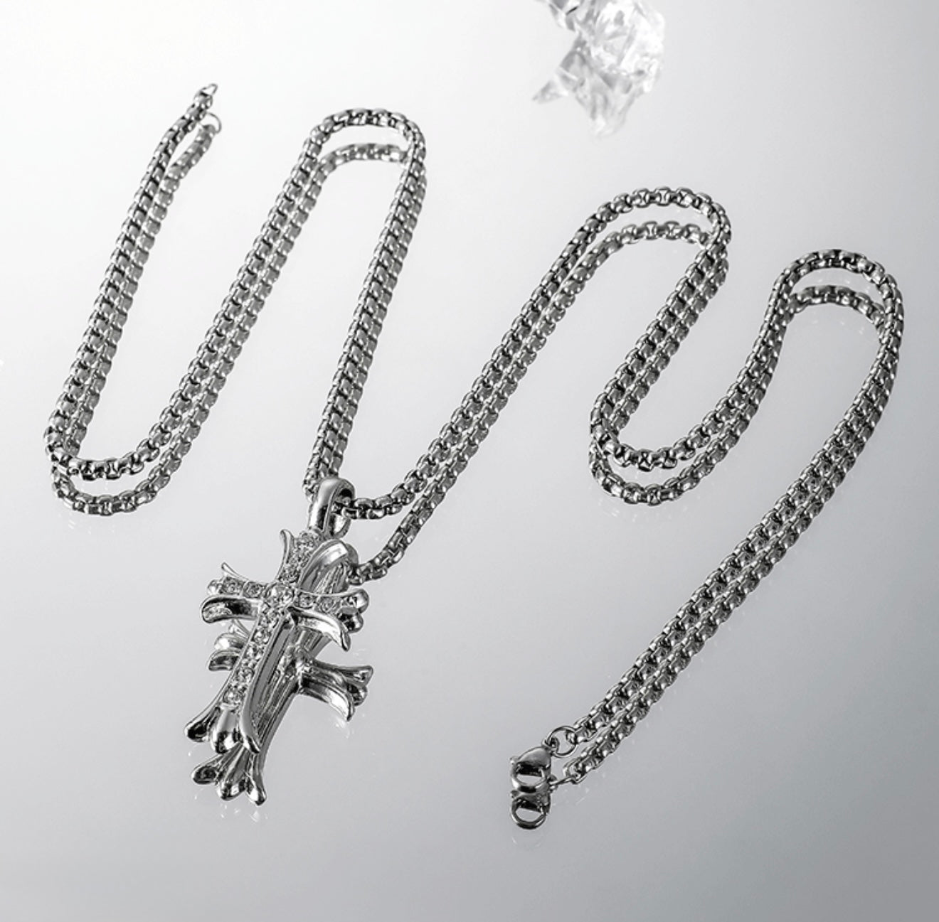 CN1018 Cross Necklace/ Diamond Encrusted