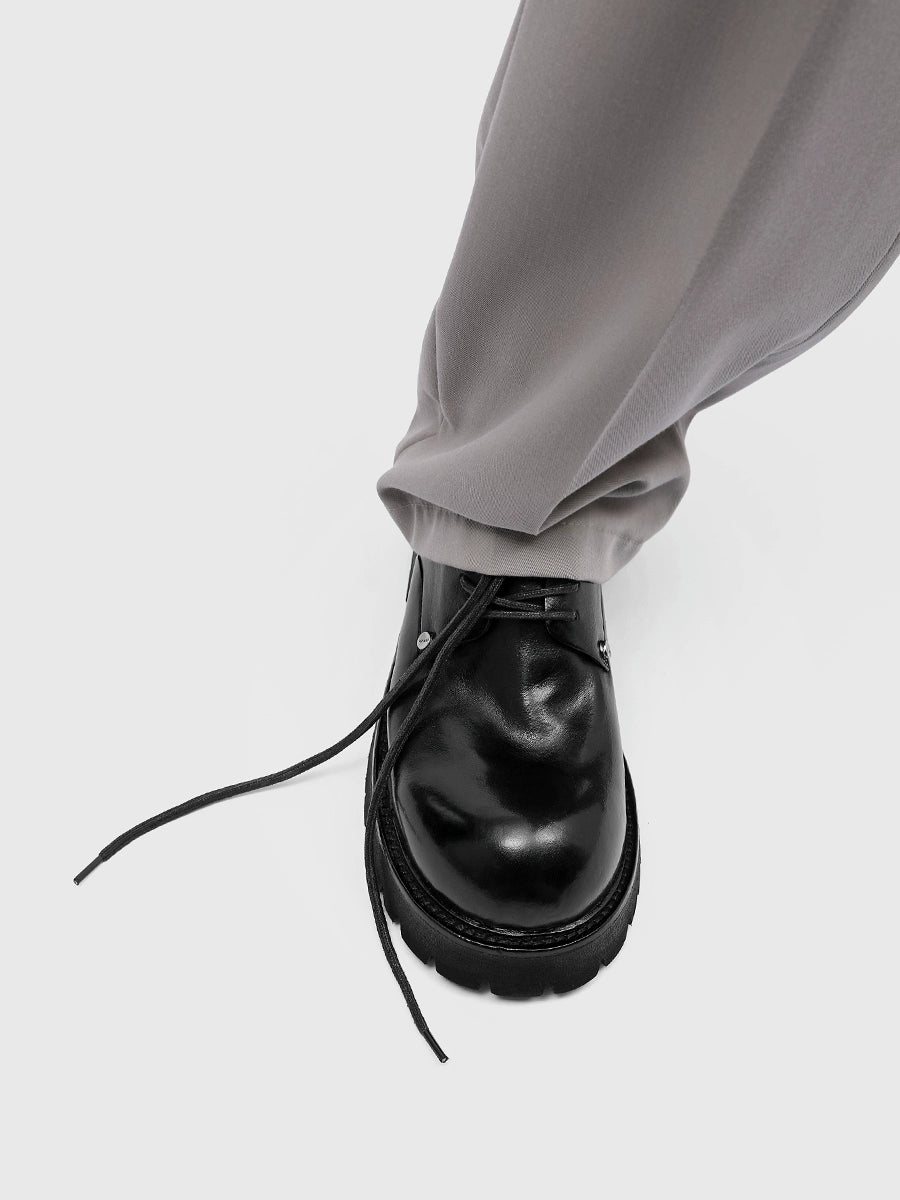 Chunky toe rivet derby