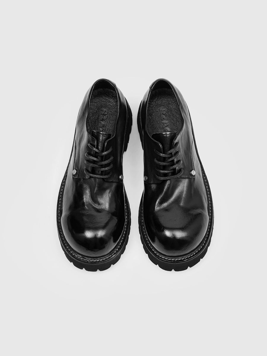 Chunky toe rivet derby
