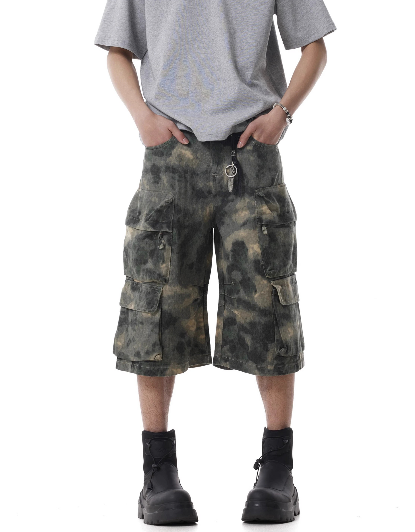 TJ10138 Baggy Oil Paint Camo Shorts