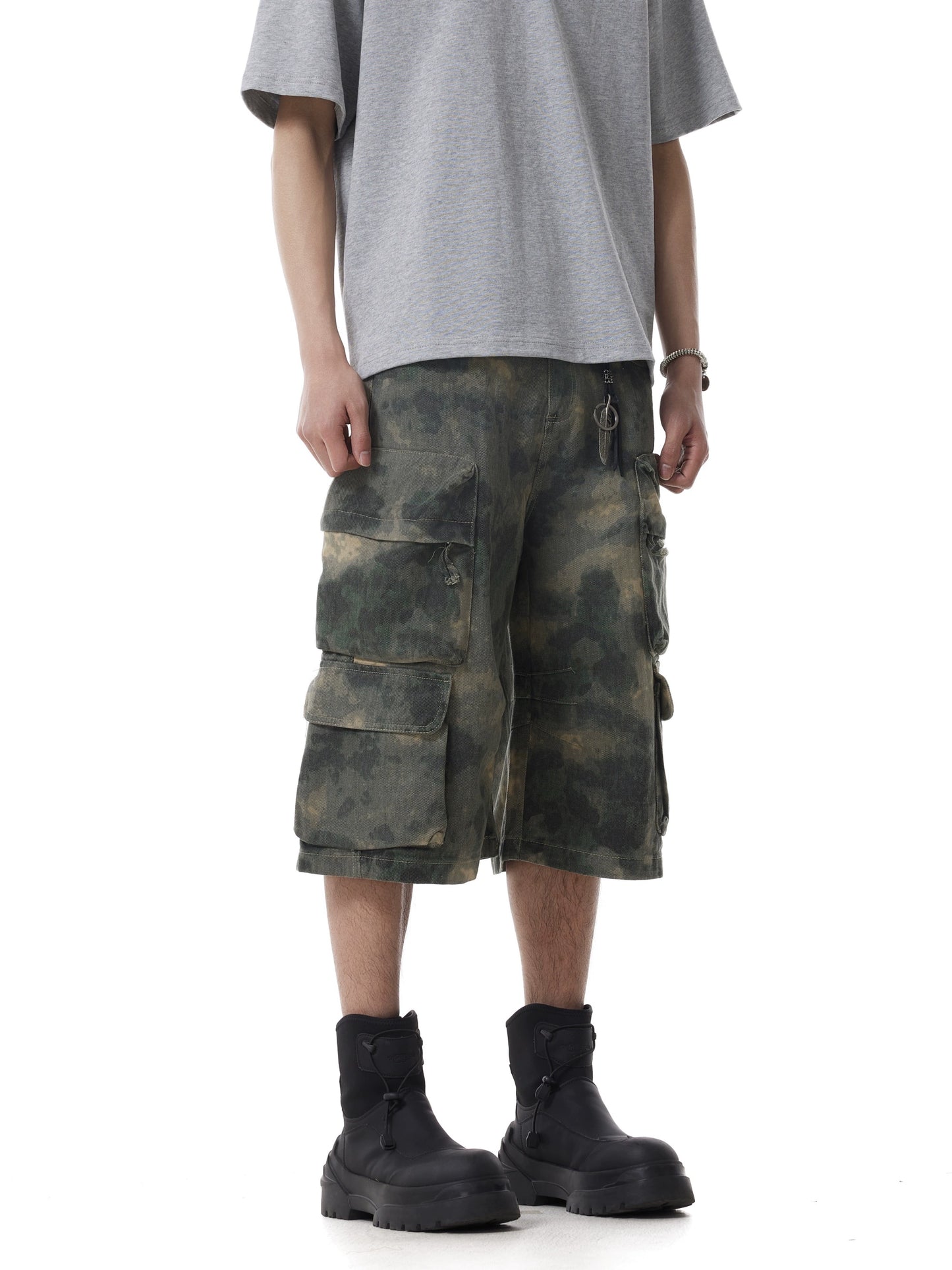 TJ10138 Baggy Oil Paint Camo Shorts